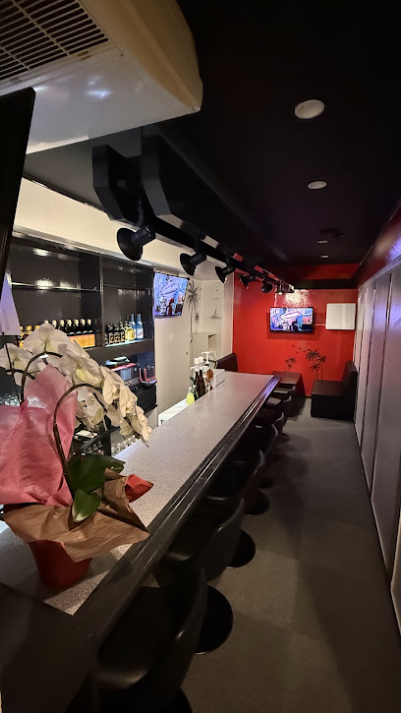 カラオケスナック 月（つき）の店舗画像