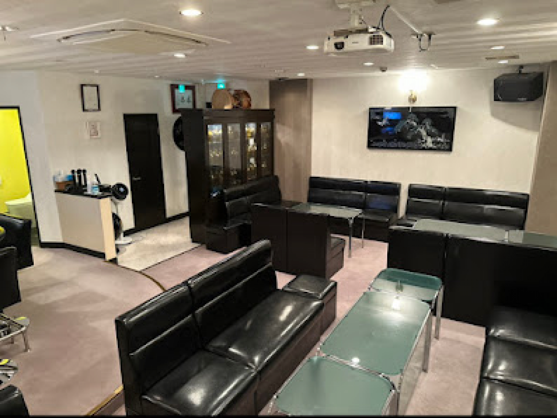 ラウンジ 英（えい）の店舗画像