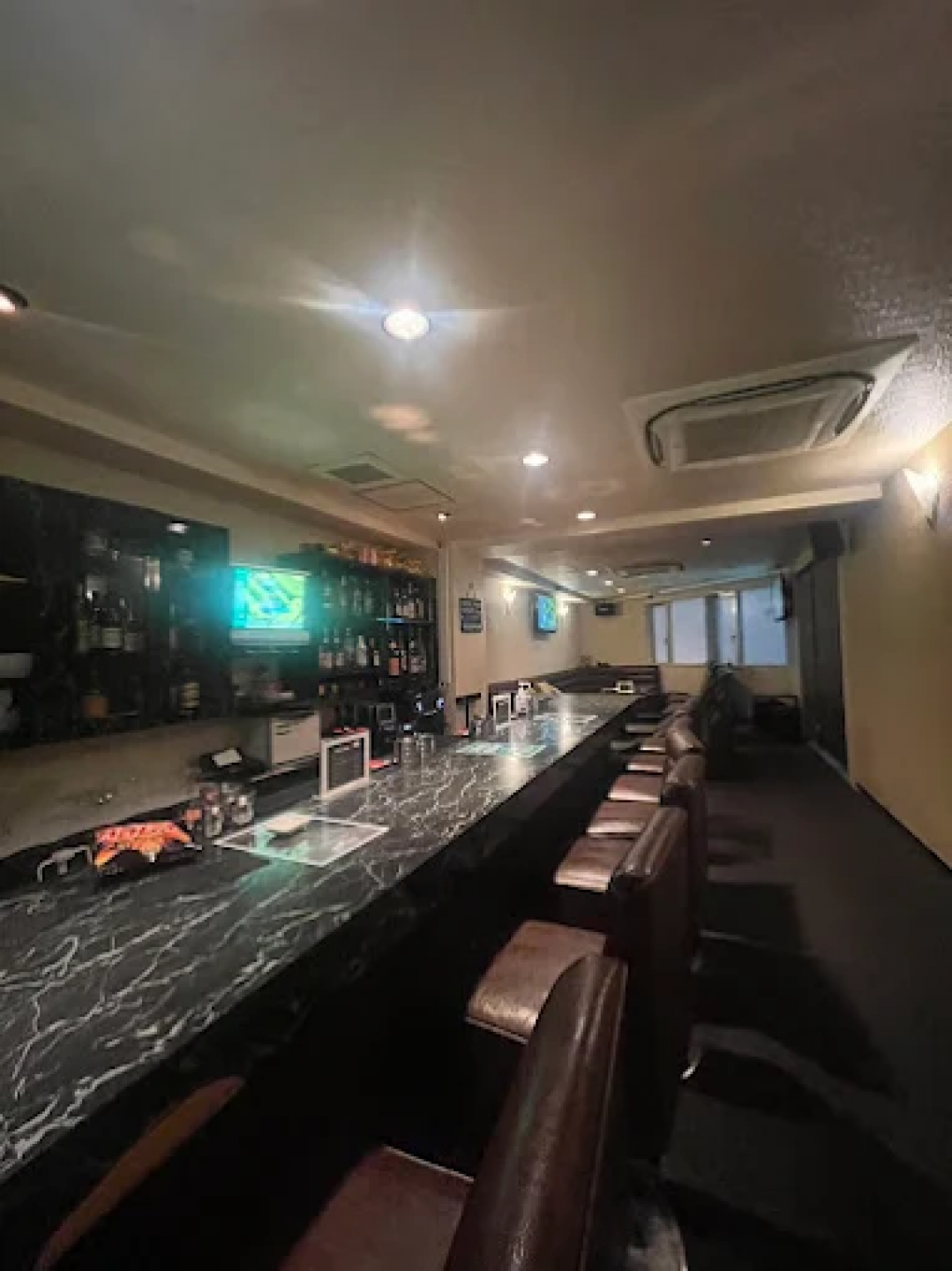 SHELTER（シェルター）塚口店の店舗画像