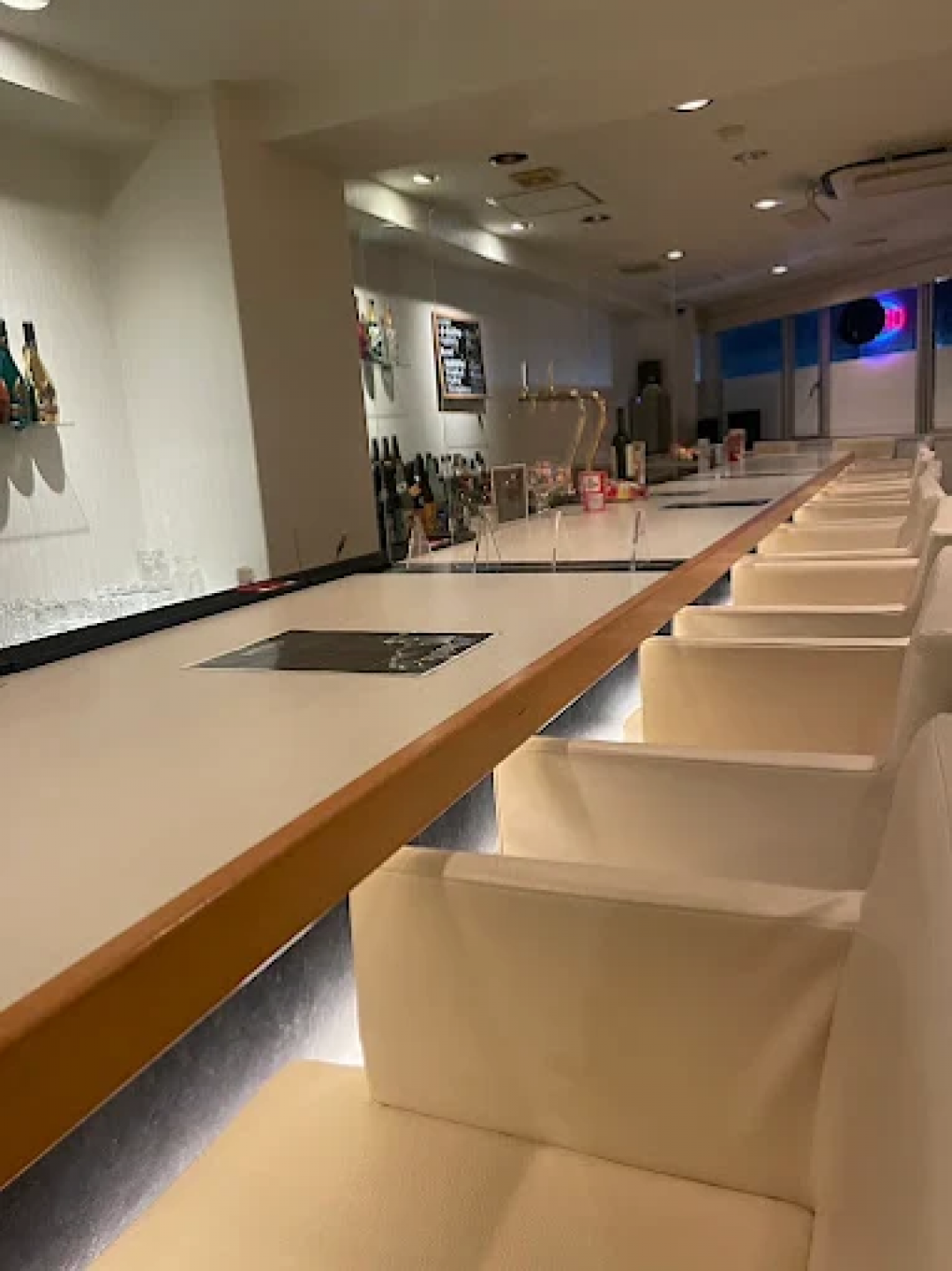 BAR FLOOR（フロア）塚口店の店舗画像