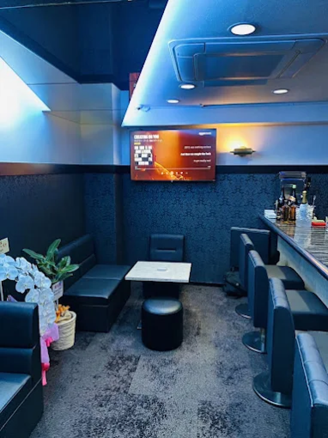 Cross Lounge Re:Base（リ・ベース）の店舗画像