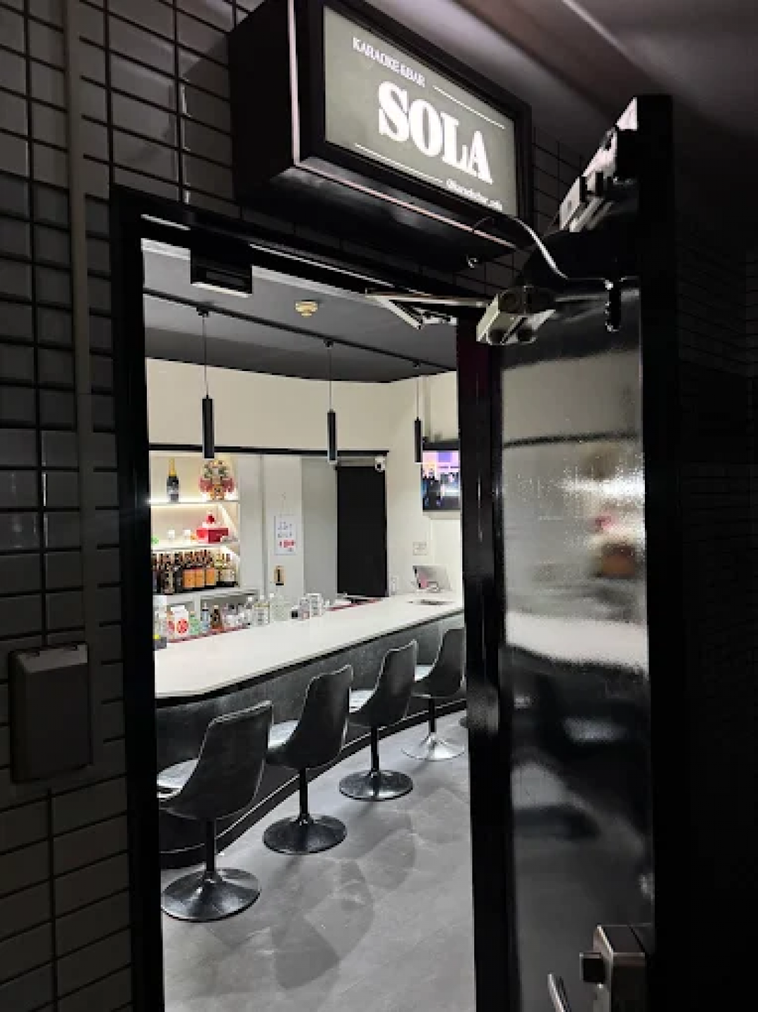 Karaoke & Bar SOLA（ソラ）の店舗画像
