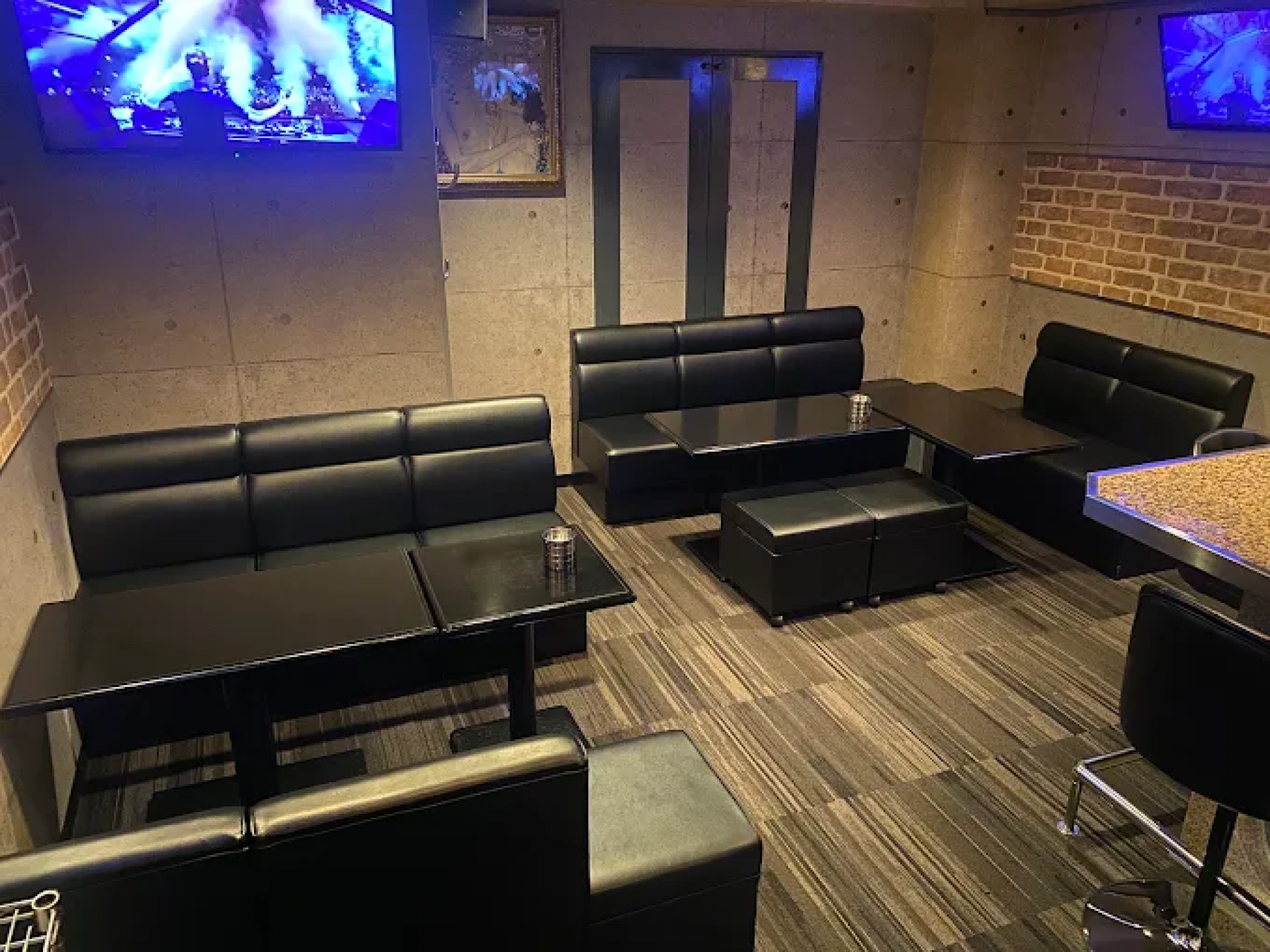 Lounge EXCEED（エクシード）の店舗画像